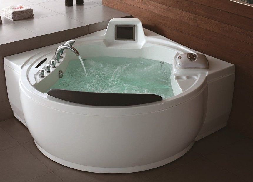 7 Best Whirlpool Tubs – Enjoy Strong Flow of Bubbles! (Fall 2022)