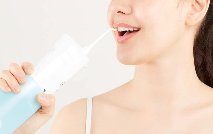 7 Best Cordless Water Flossers – Your Portable Way to Dental Health (Summer 2022)