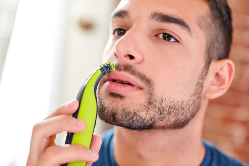 10 Best Norelco Shavers – Impressive Contour Following and Precision! (Summer 2022)