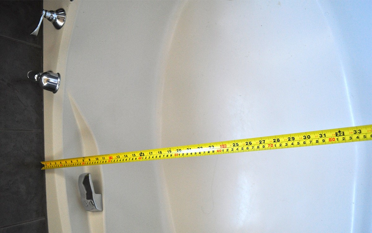 How To Measure A Bathtub Step By Step Guide With Tips And Tricks   How To Measure A Bathtub Main 