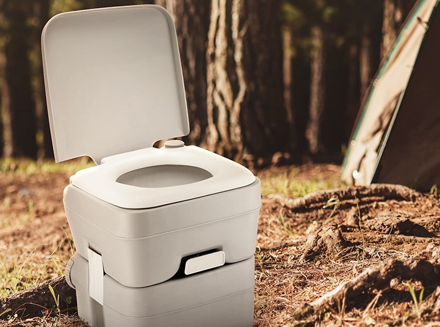 9 Best RV Toilets – The Perfect Choice When Traveling! (Fall 2022)