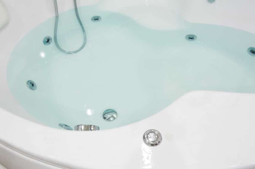 Hot Tub Troubleshooting: 5 Common Issues and How to Deal with Them